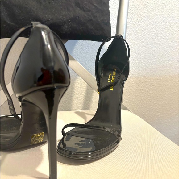 Saint Laurent Glossy Black Heels - Picture 1 of 3